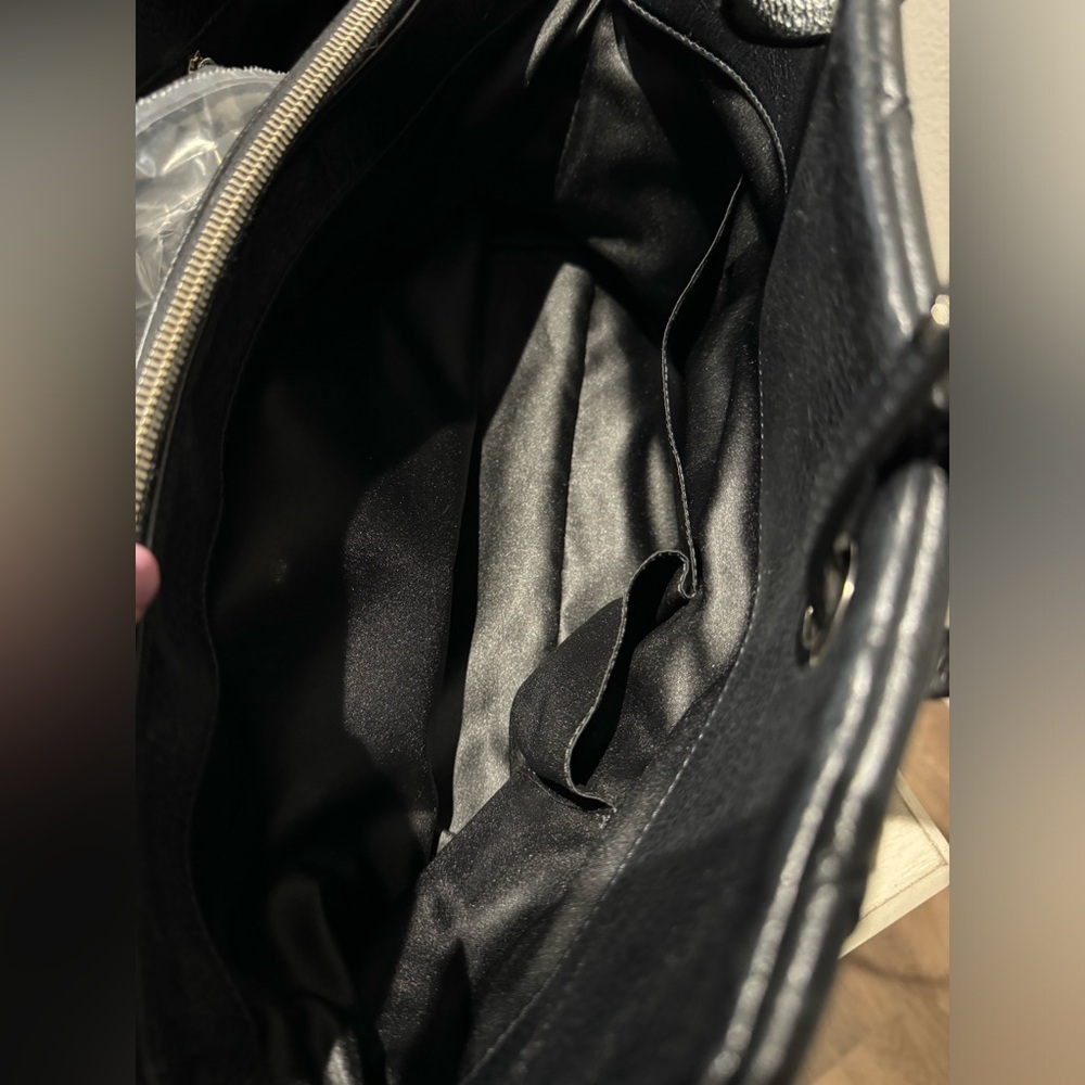 ❌SOLD❌ Authentic CHANEL On the Road Tote (Large) - Picture 10 of 14